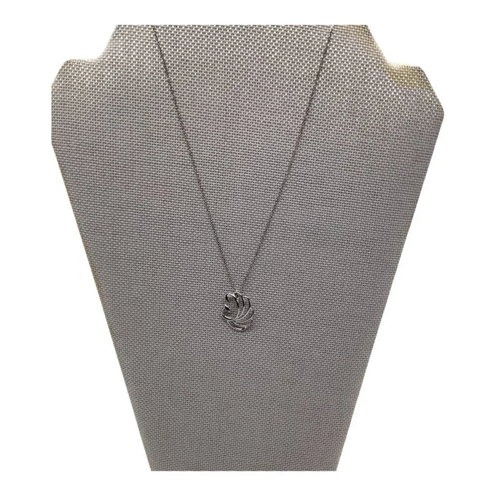 Silver Mountain S925 Sterling Silver 18in  Necklace With Elegant Pendant & Chain
